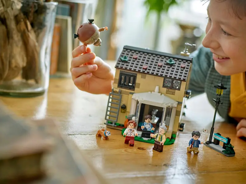 LEGO 76451 Privet Drive: Wizyta ciotki Marge zdjęcie 10