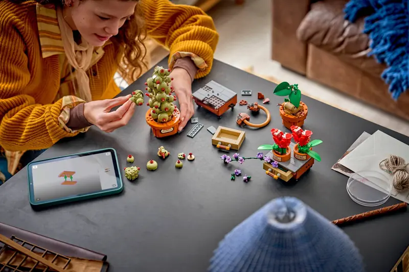 LEGO 76474 Rośliny z lekcji zielarstwa w Hogwarcie zdjęcie 9