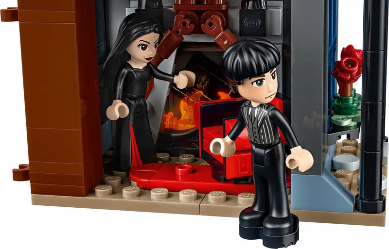 LEGO 76786 Chatka Morticii zdjęcie 6