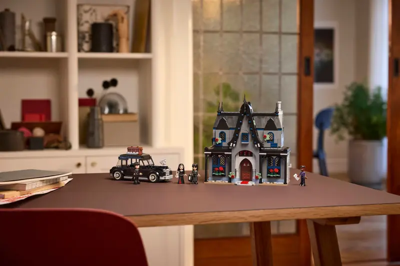 LEGO 76786 Chatka Morticii zdjęcie 13