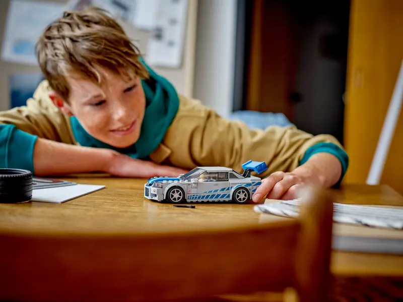 LEGO 76917 Nissan Skyline GT-R (R34) z filmu „Za szybcy, za wściekli” zdjęcie 9