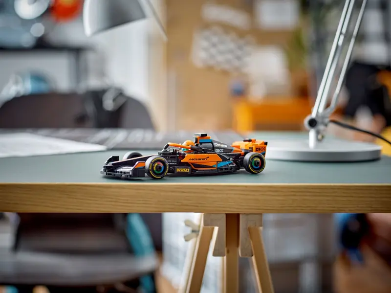 LEGO 76919 Samochód wyścigowy McLaren Formula 1 wersja 2023 zdjęcie 7