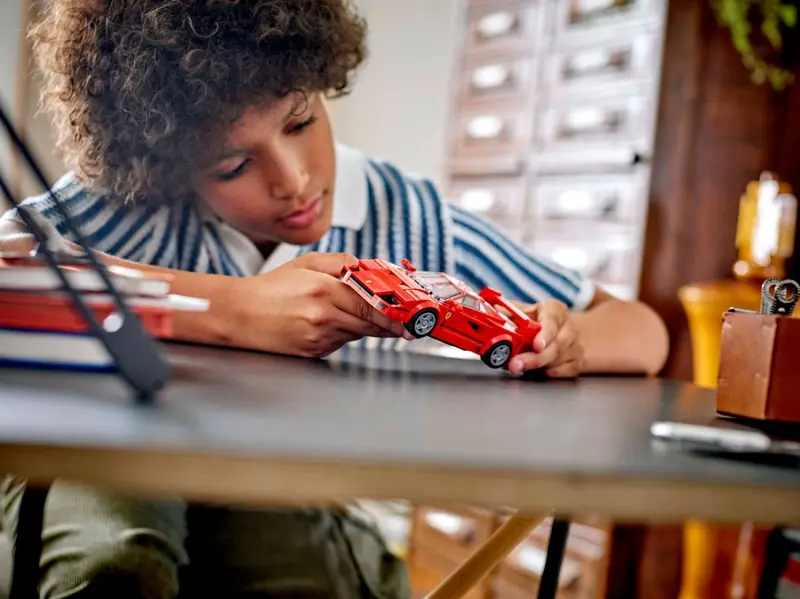 LEGO 76934 Supersamochód Ferrari F40 zdjęcie 9
