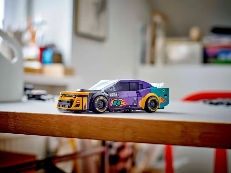 LEGO 76935 NASCAR Next Gen Chevrolet Camaro ZL1 zdjęcie 10
