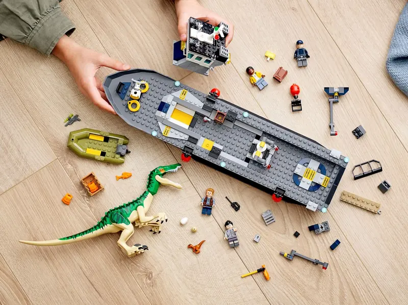 LEGO 76942 Barionyks i ucieczka łodzią zdjęcie 11