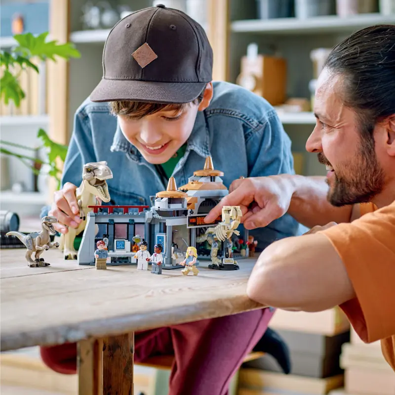 LEGO 76961 Centrum dla odwiedzających: atak tyranozaura i raptora zdjęcie 7