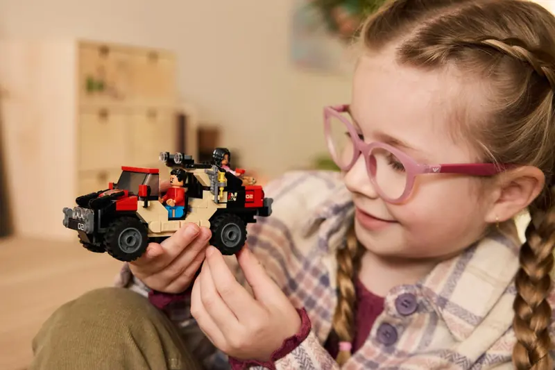 LEGO 76972 Ucieczka terenówką przed raptorem zdjęcie 4