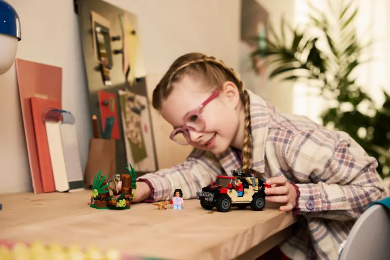 LEGO 76972 Ucieczka terenówką przed raptorem zdjęcie 5