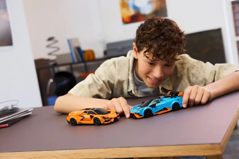 LEGO 77238 Lamborghini Revuelto i Huracán STO zdjęcie 11