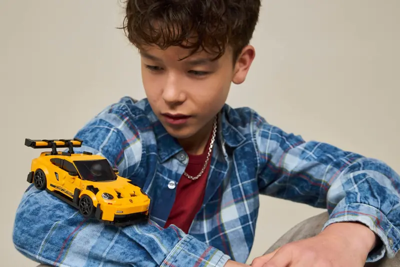 LEGO 77239 Supersamochód Porsche 911 GT3 RS zdjęcie 11