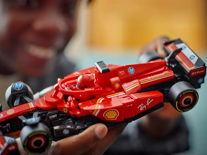 LEGO 77242 Bolid F1 Ferrari SF-24 zdjęcie 8