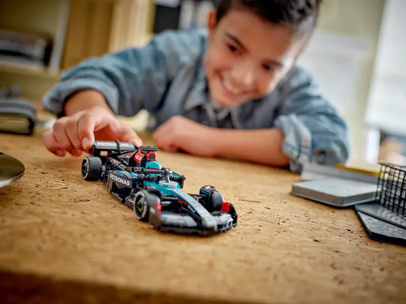 LEGO 77244 Bolid F1 Mercedes-AMG W15 zdjęcie 9