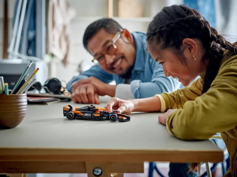 LEGO 77251 Bolid F1 McLaren Team MCL38 zdjęcie 9