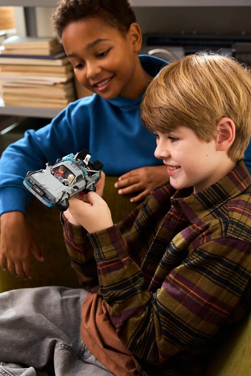 LEGO 77256 Wehikuł czasu z Powrotu do przyszłości zdjęcie 9