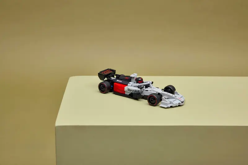 LEGO 77259 Bolid Audi Revolut F1 Team R26 zdjęcie 6