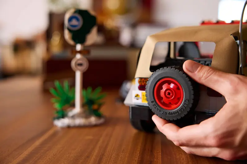 LEGO 77984 Jurassic Park Jeep Wrangler zdjęcie 14