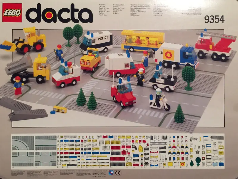 LEGO 9354 Town Street Theme