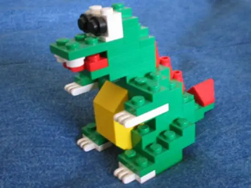LEGO llca10 Dragon Sculpture (Legoland California)